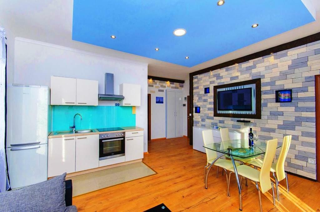 Violet Sea Breeze Apartment Split Exterior photo